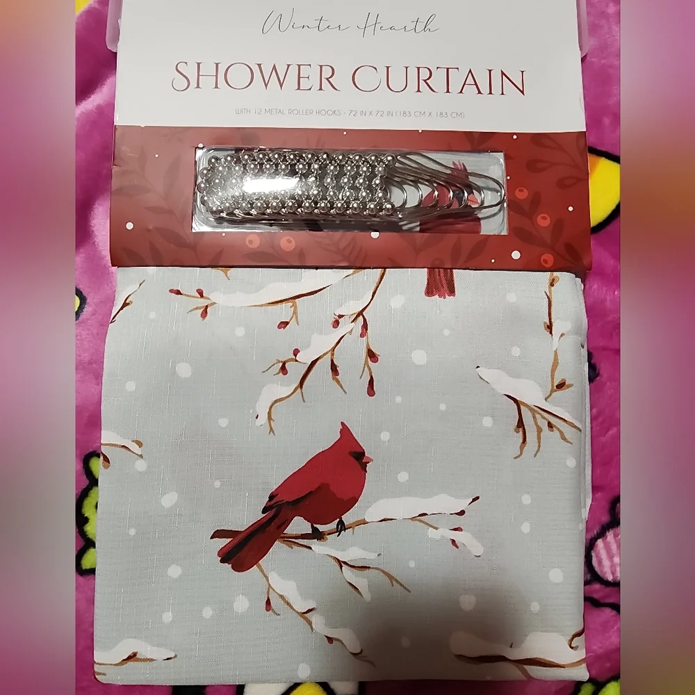 NWT Beautiful CARDNIAL BIRD WITH SNOW / SHOWER HOOKS
